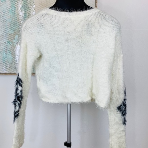 Hollister fuzzy/shaggy  sweater. M. - Picture 9 of 13
